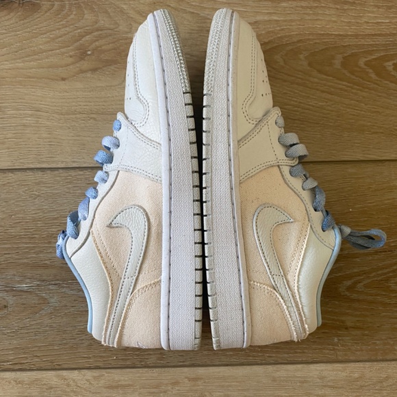 *like new* Nike Jordan 1 Low Iris Canvas Whisper Sail - cream, blue, beige - Picture 3 of 13